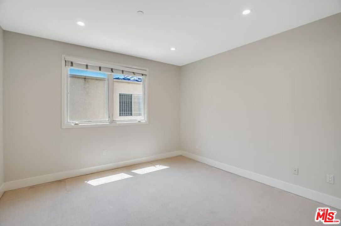 1517 S Bentley Ave Unit: 205