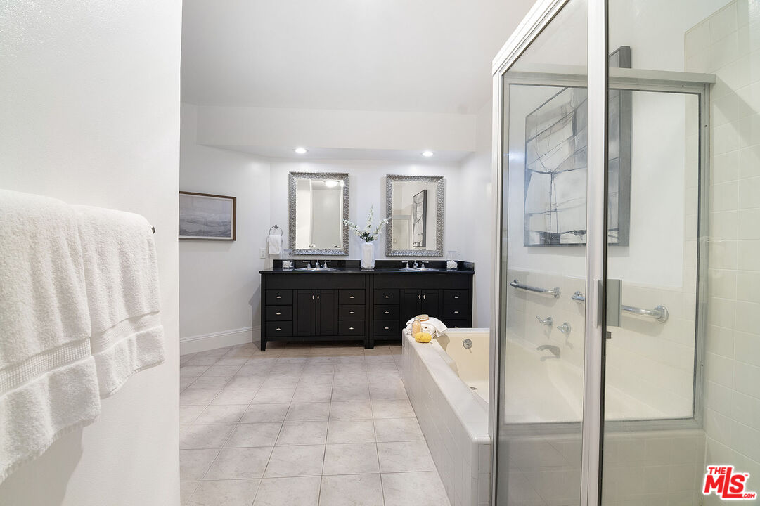 458 N Oakhurst Dr Unit: 102