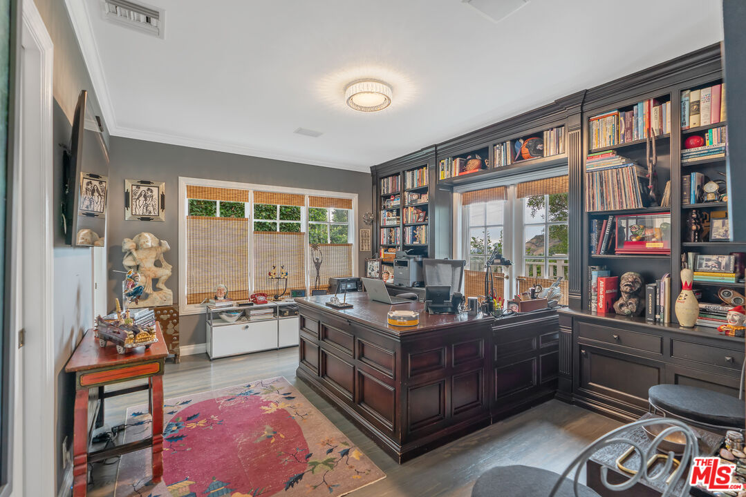 1528 Forest Knoll Dr