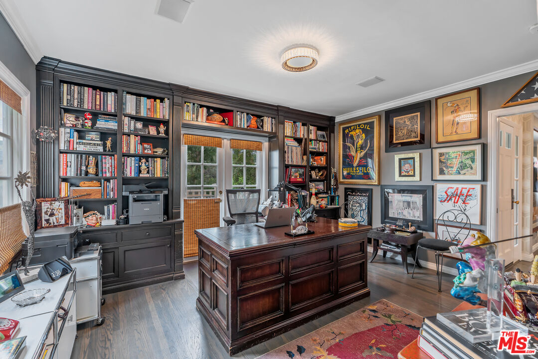 1528 Forest Knoll Dr