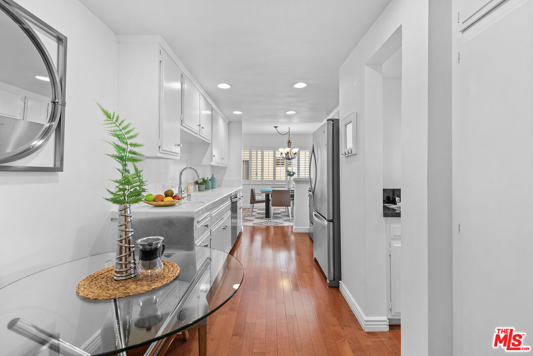 2318 Fox Hills Dr Unit: 102