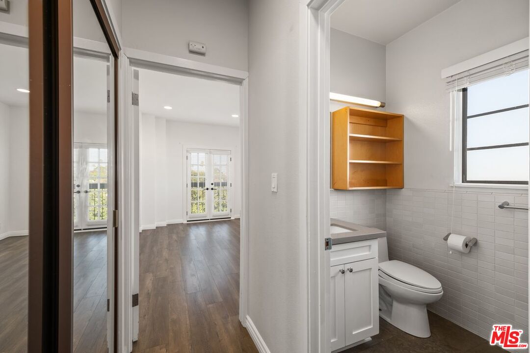 818 6Th St Unit: 301