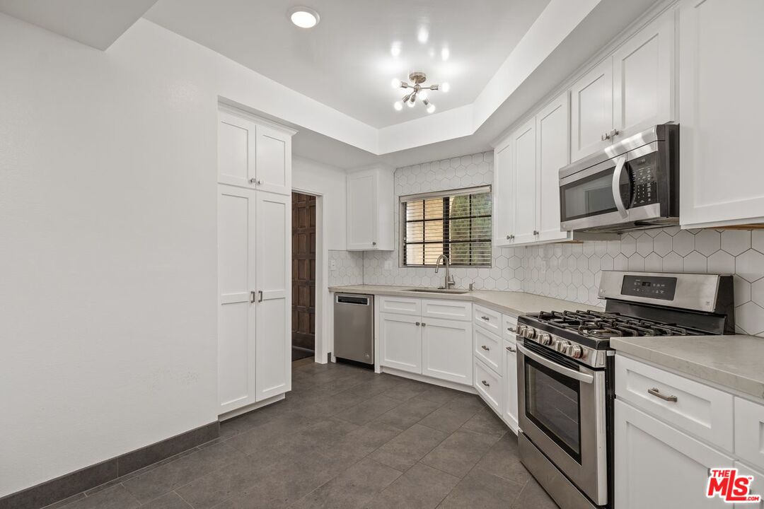 818 6Th St Unit: 301