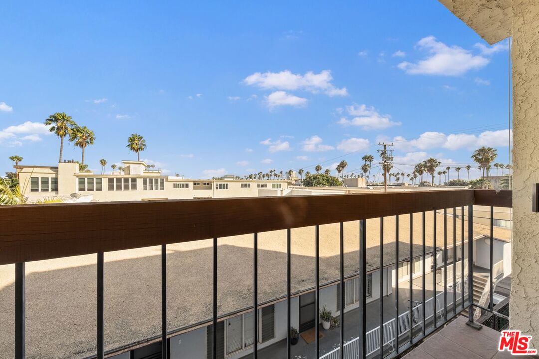 818 6Th St Unit: 301