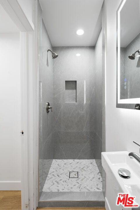 1805 Nichols Canyon Rd