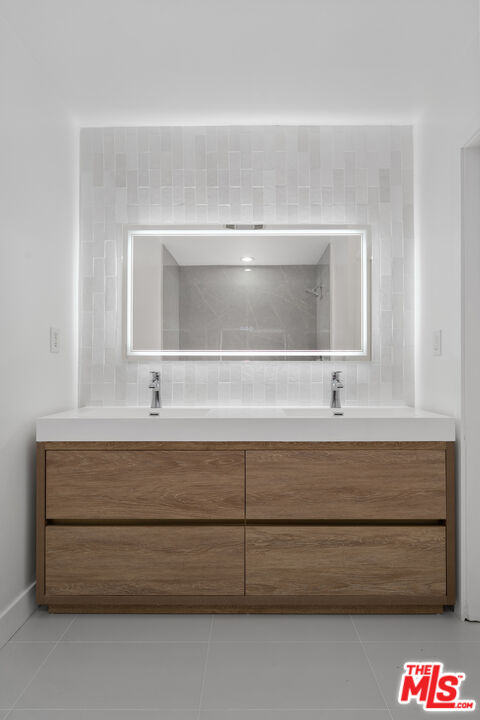 1805 Nichols Canyon Rd