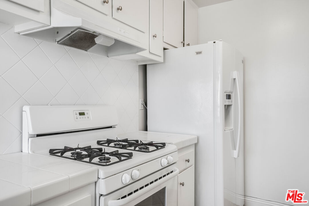 7548 Hampton Ave Unit: 304