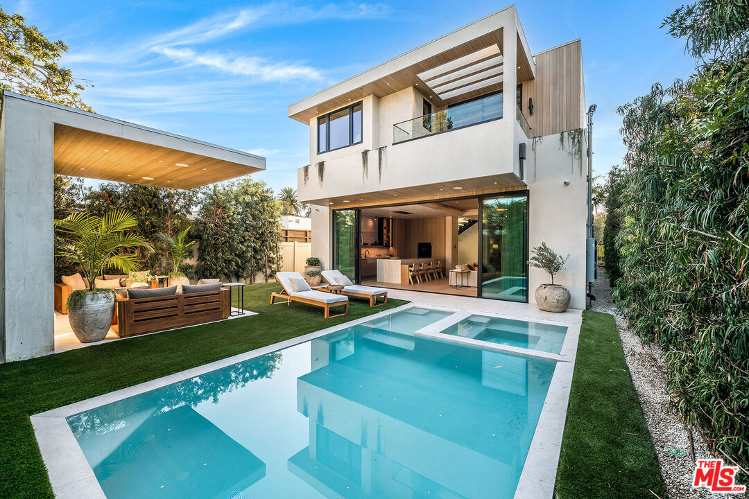 524 N Sierra Bonita Ave