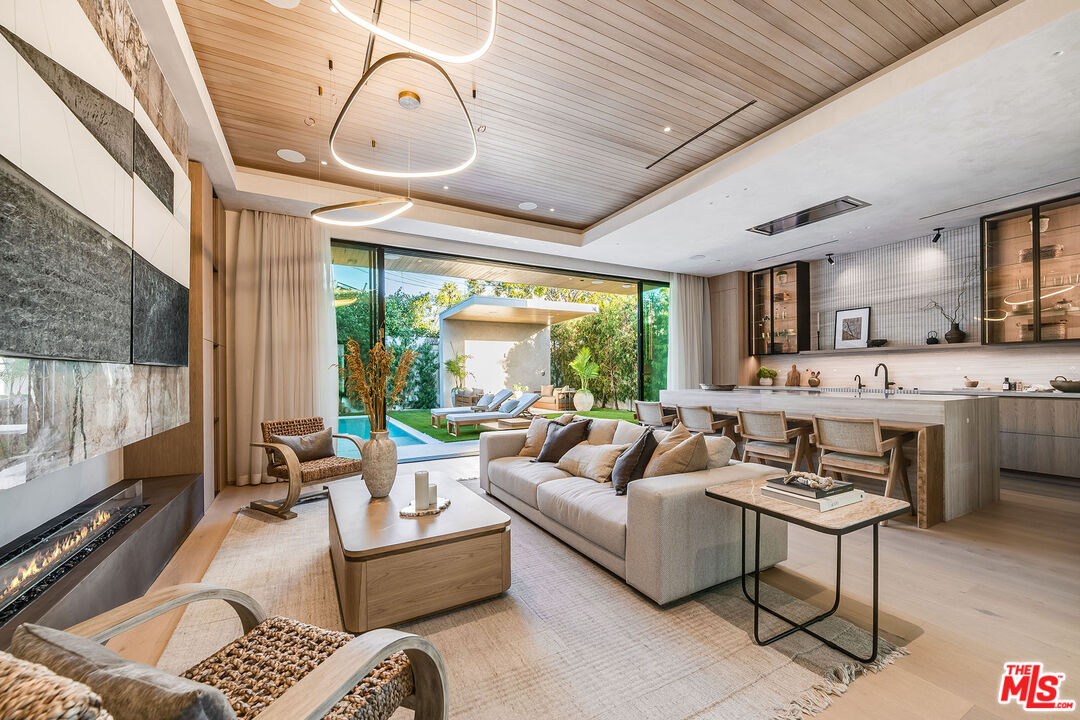 524 N Sierra Bonita Ave