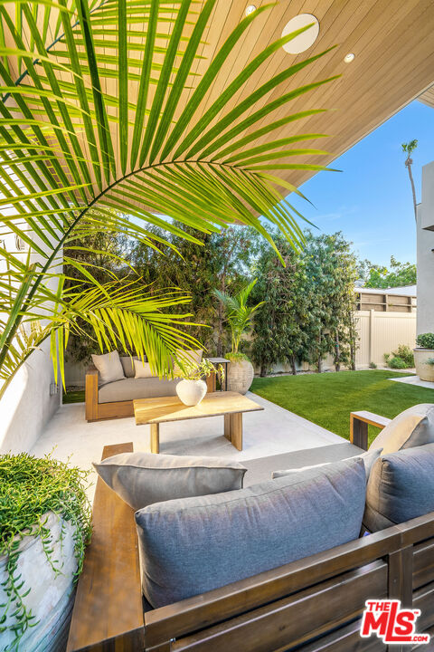 524 N Sierra Bonita Ave