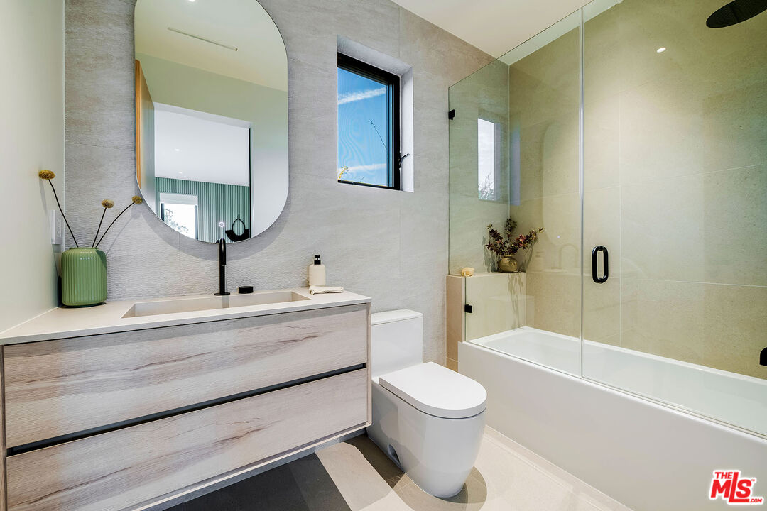 524 N Sierra Bonita Ave