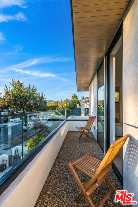 524 N Sierra Bonita Ave