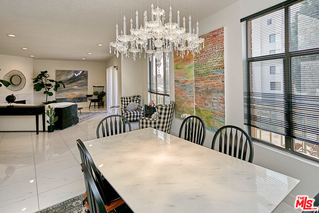 4444 Wilshire Blvd Unit: 206