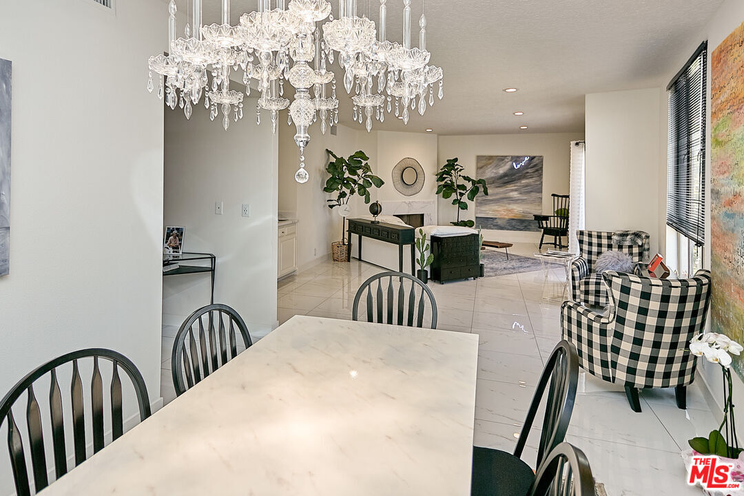 4444 Wilshire Blvd Unit: 206