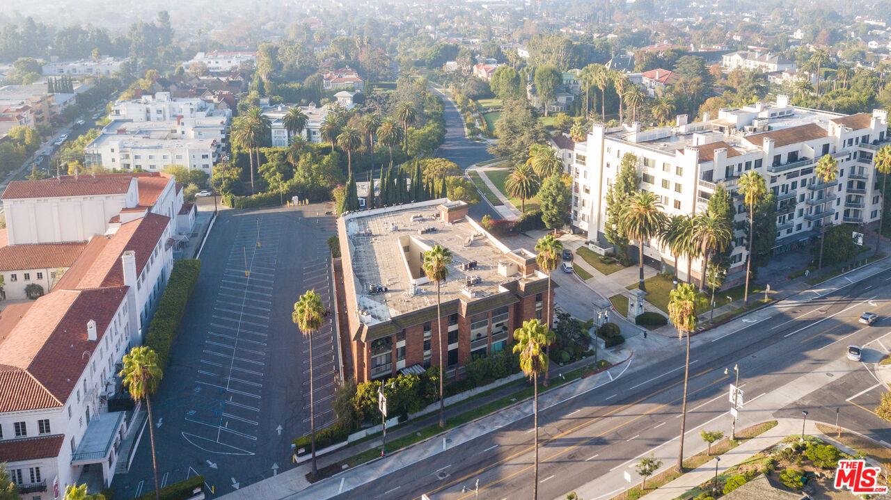 4444 Wilshire Blvd Unit: 206