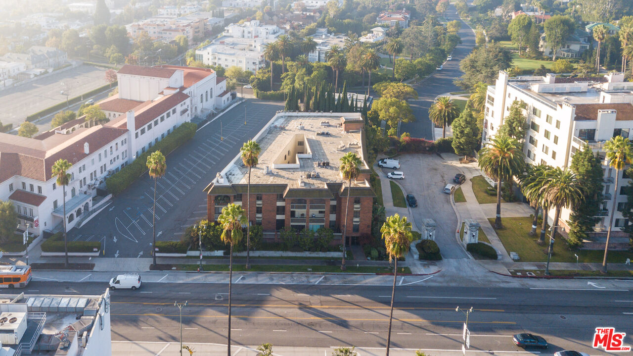 4444 Wilshire Blvd Unit: 206