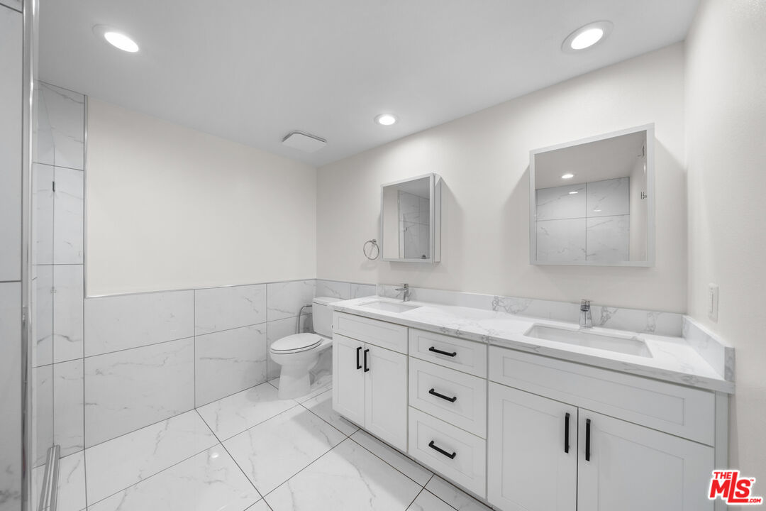 4444 Wilshire Blvd Unit: 206