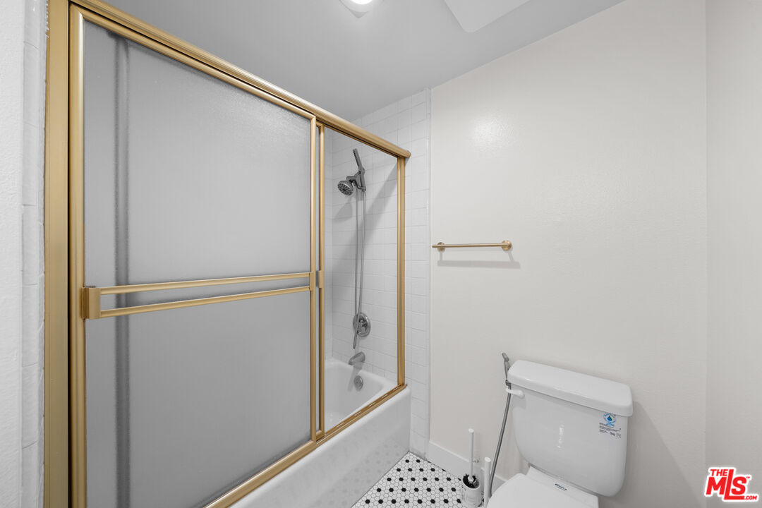 4444 Wilshire Blvd Unit: 206