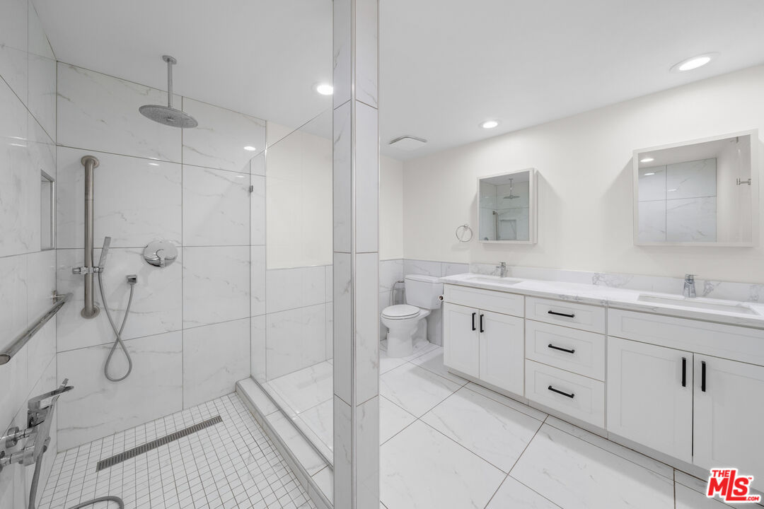 4444 Wilshire Blvd Unit: 206