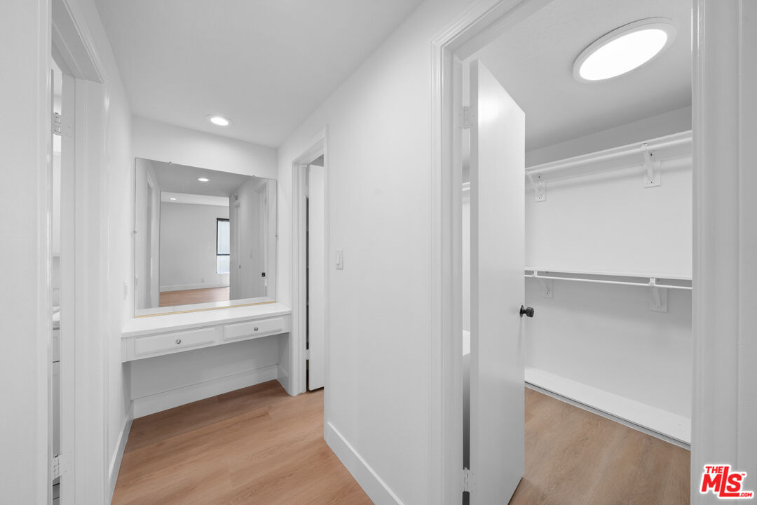 4444 Wilshire Blvd Unit: 206