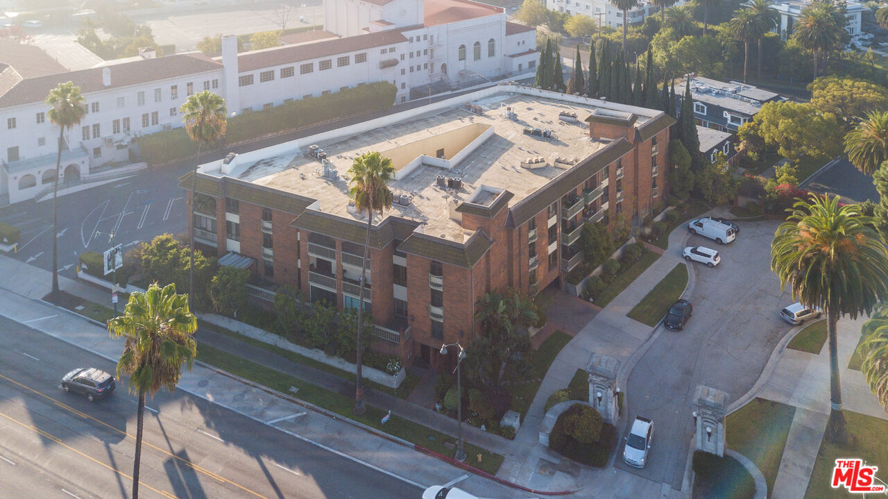 4444 Wilshire Blvd Unit: 206