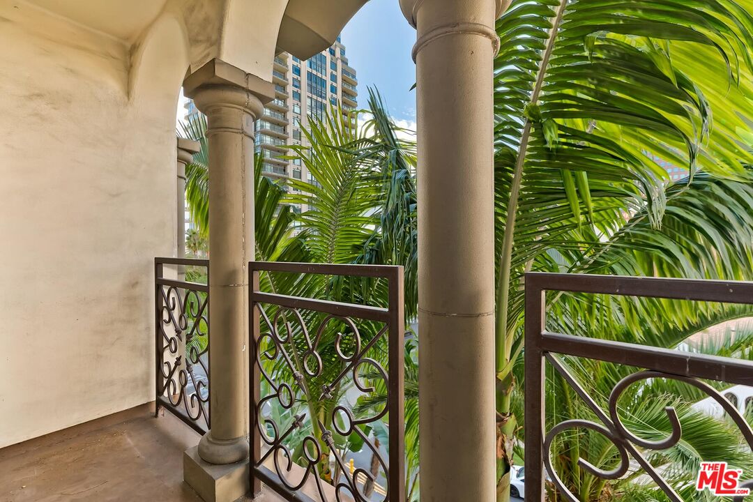 10795 Wilshire Blvd Unit: 403