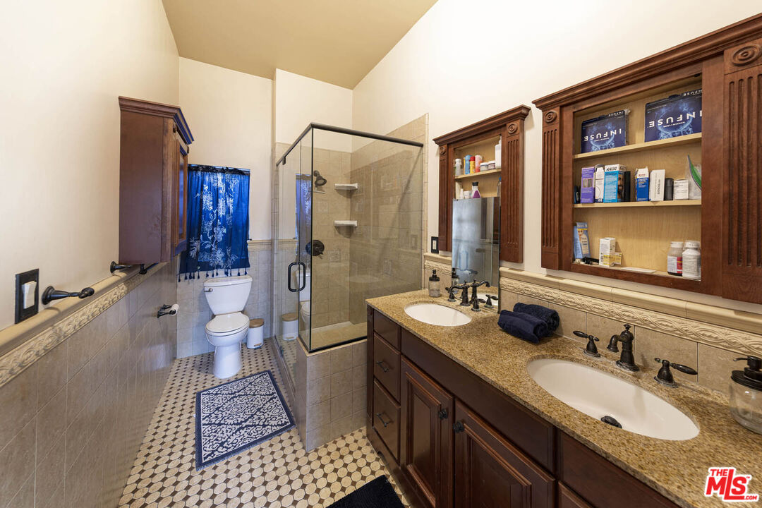 532 N San Marino Ave