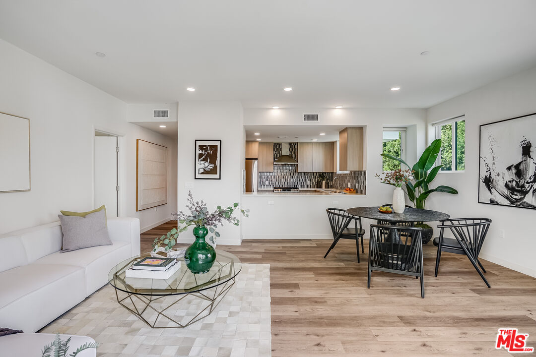 1101 S Bedford St Unit: 301