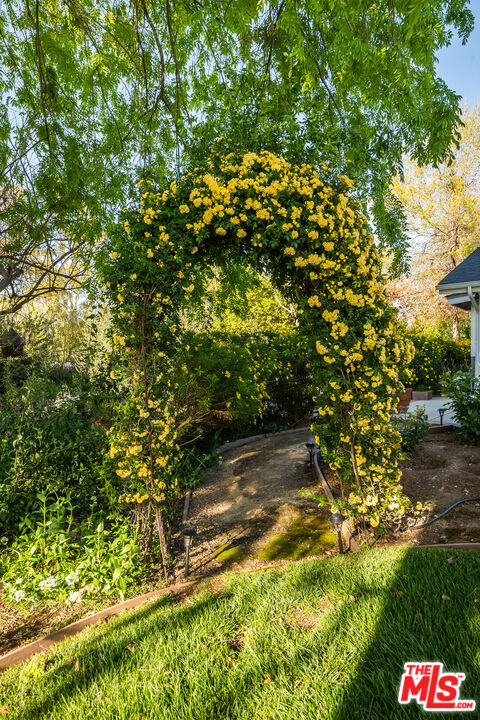 1516 Monarch Dr