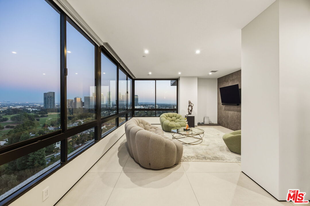 10350 Wilshire Blvd Unit: 1203