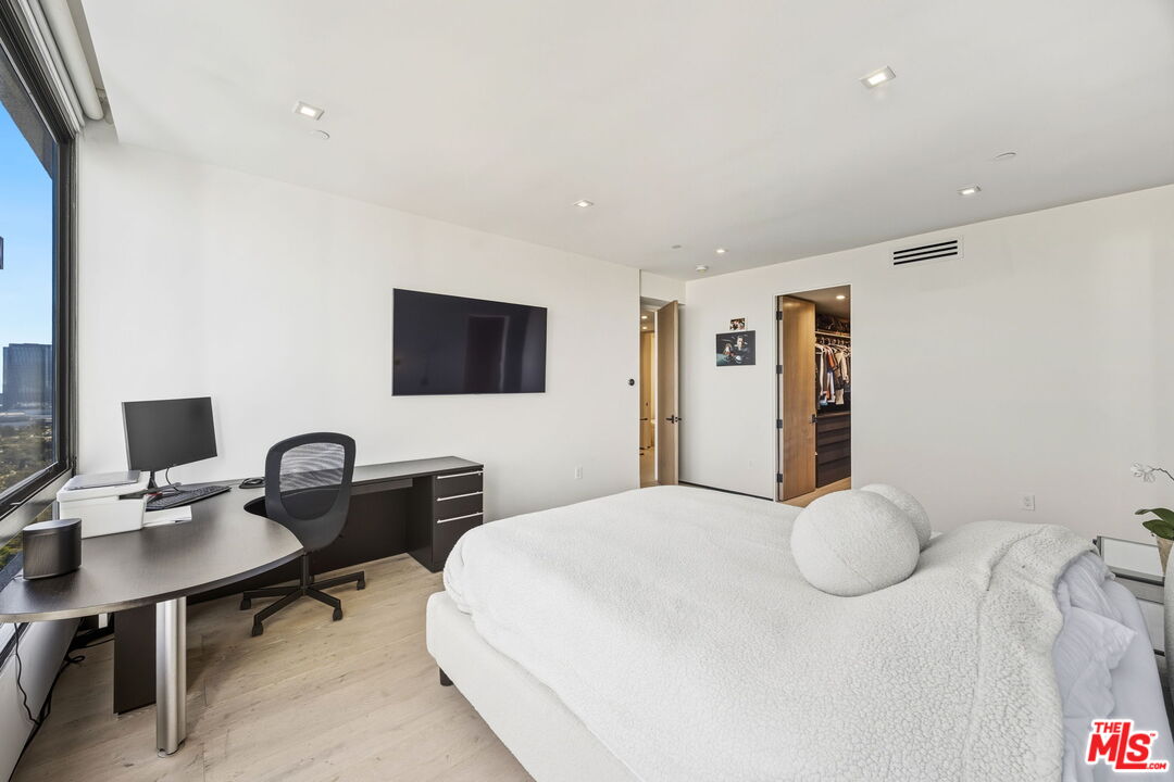 10350 Wilshire Blvd Unit: 1203