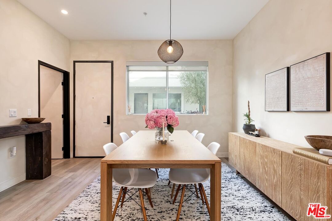 957 Figueroa Ter Unit: 321