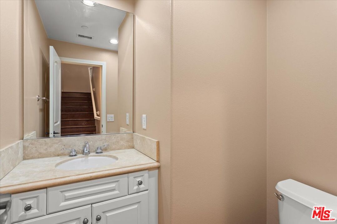 1749 Grand Ave Unit: 6