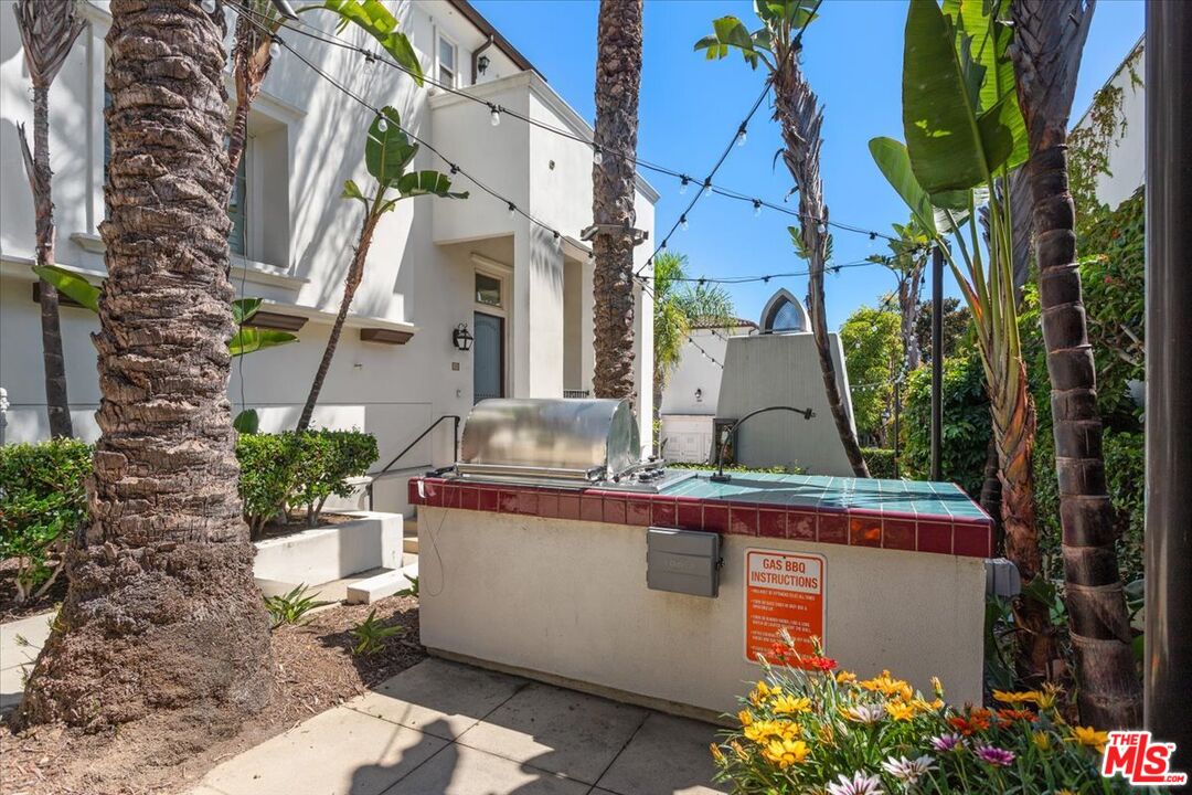 1749 Grand Ave Unit: 6