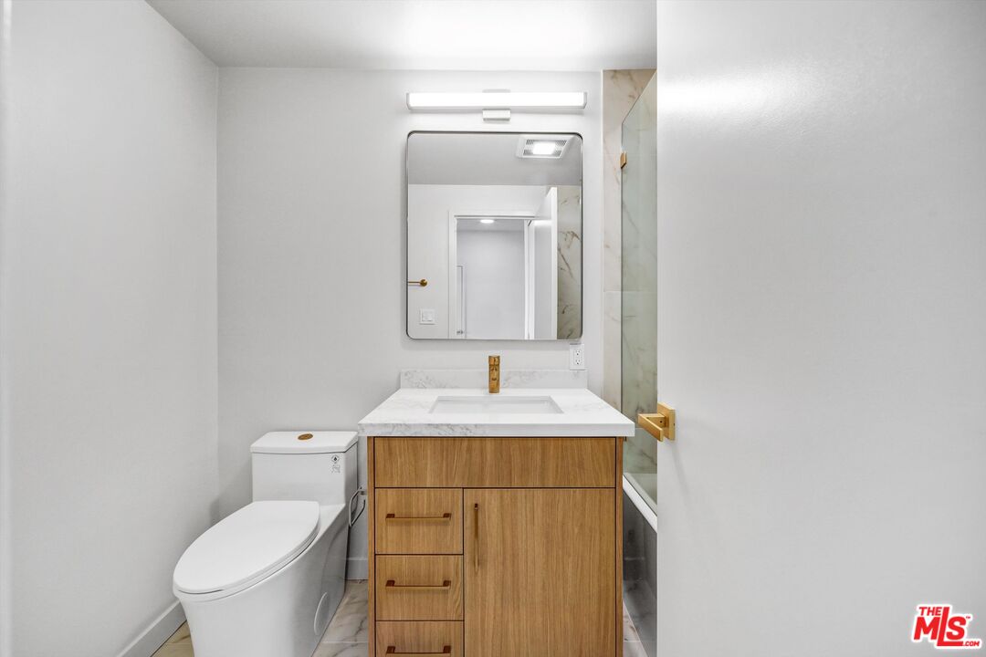 999 N Doheny Dr Unit: 306