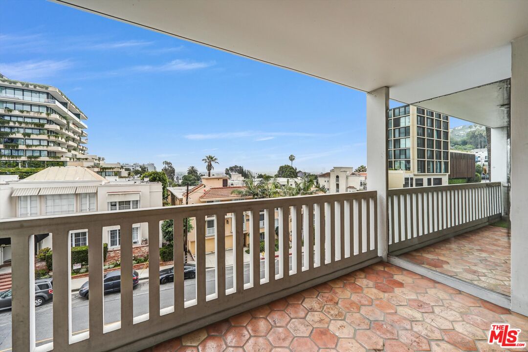 999 N Doheny Dr Unit: 306