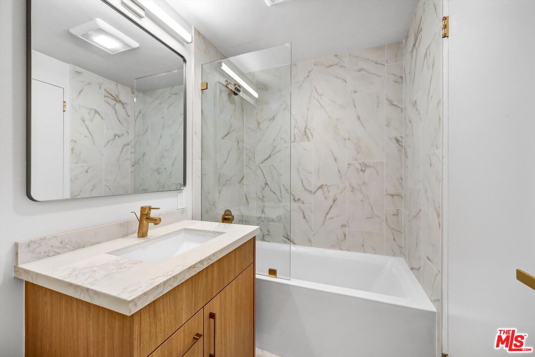 999 N Doheny Dr Unit: 306