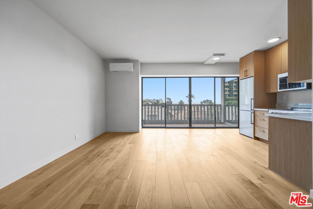 999 N Doheny Dr Unit: 306