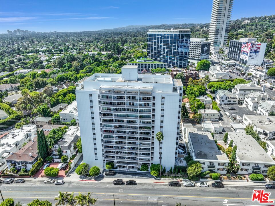 999 N Doheny Dr Unit: 306