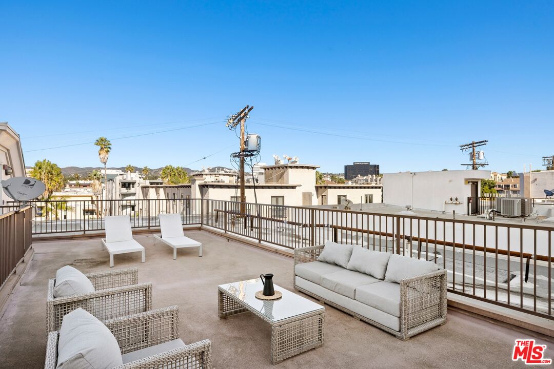 11749 Goshen Ave Unit: 102