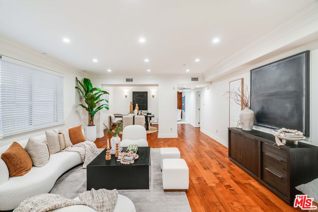 11749 Goshen Ave Unit: 102