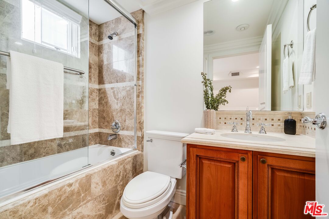 11749 Goshen Ave Unit: 102