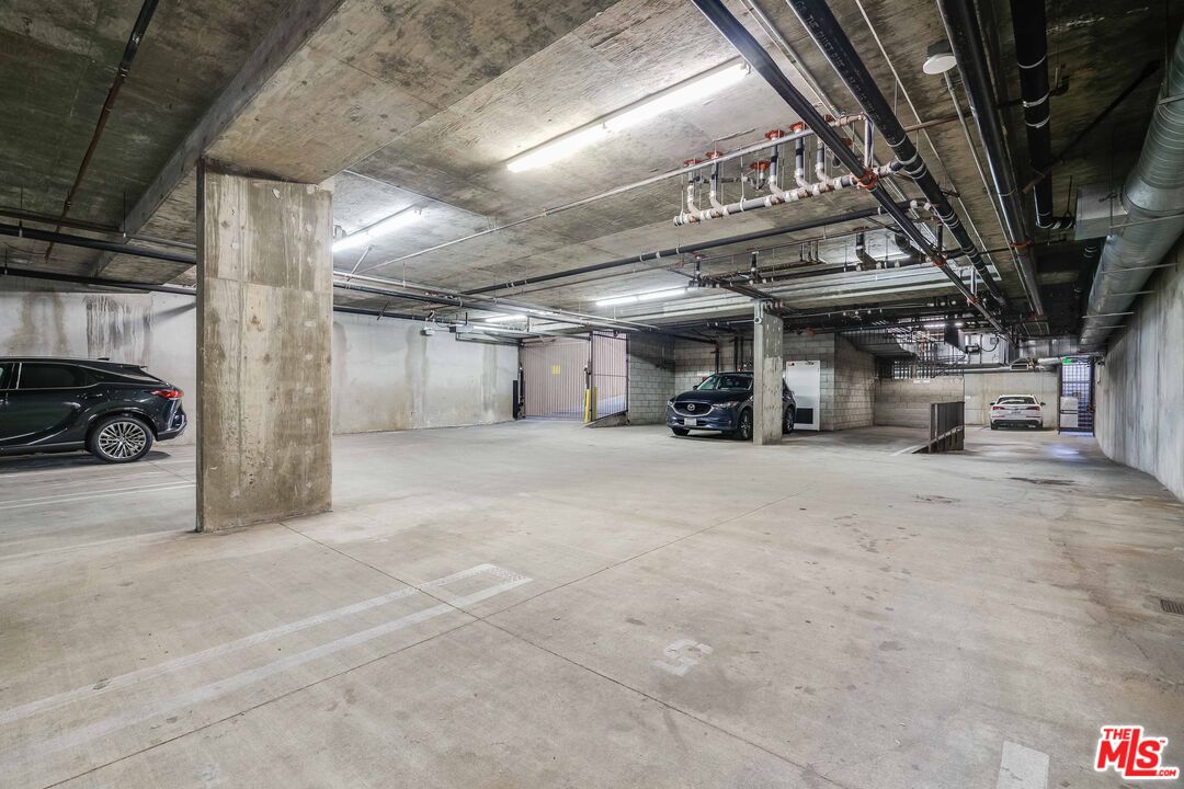11749 Goshen Ave Unit: 102