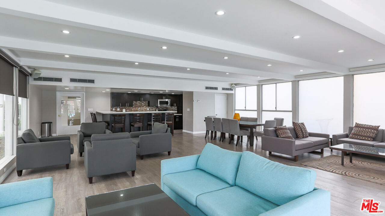 7250 Franklin Ave Unit: 1112