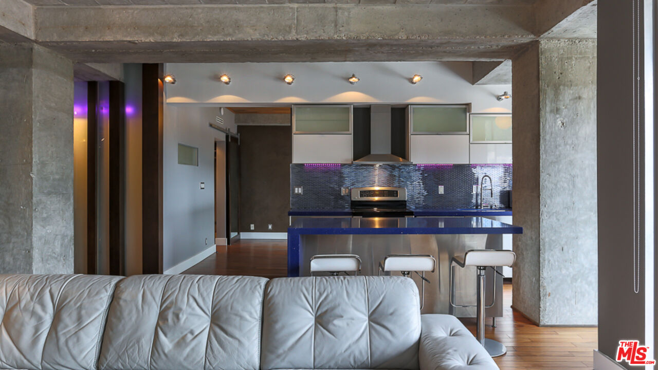 7250 Franklin Ave Unit: 1112