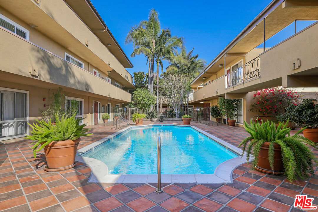 970 Palm Ave Unit: 215