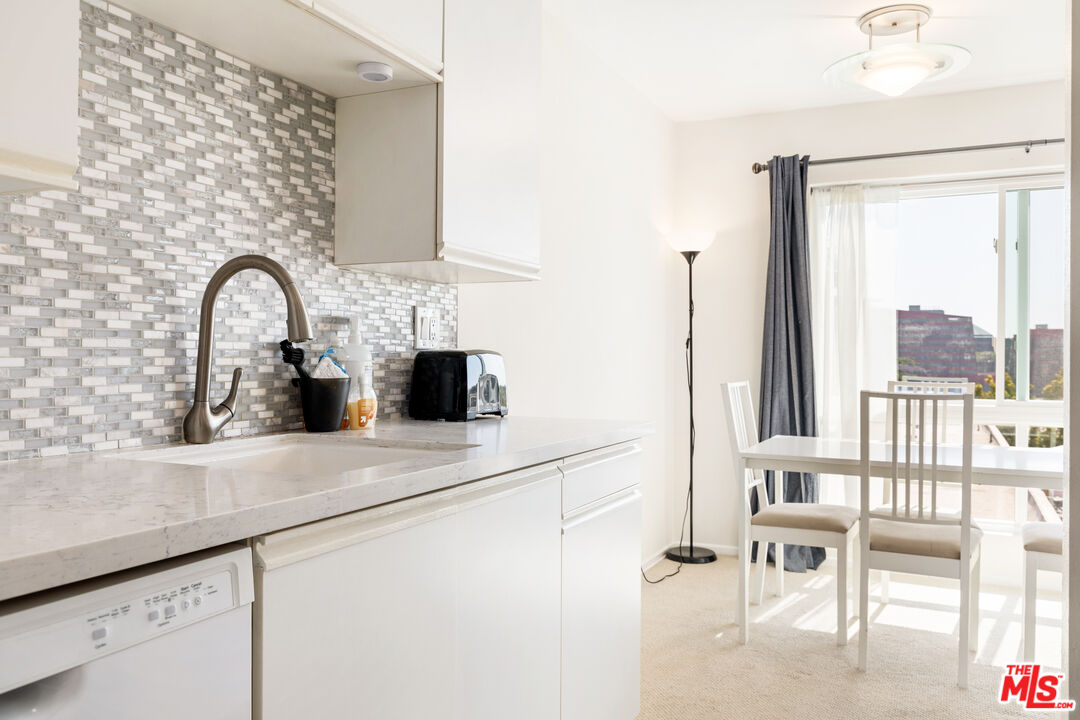 970 Palm Ave Unit: 215