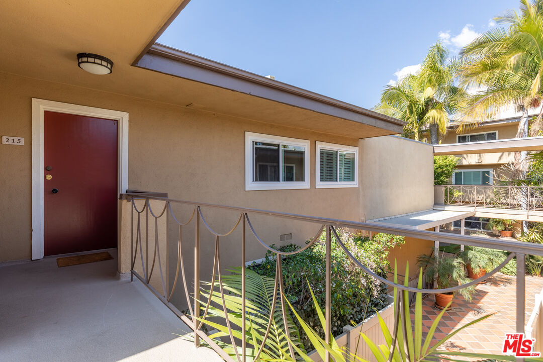 970 Palm Ave Unit: 215