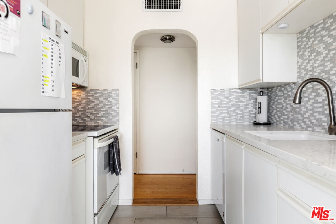 970 Palm Ave Unit: 215