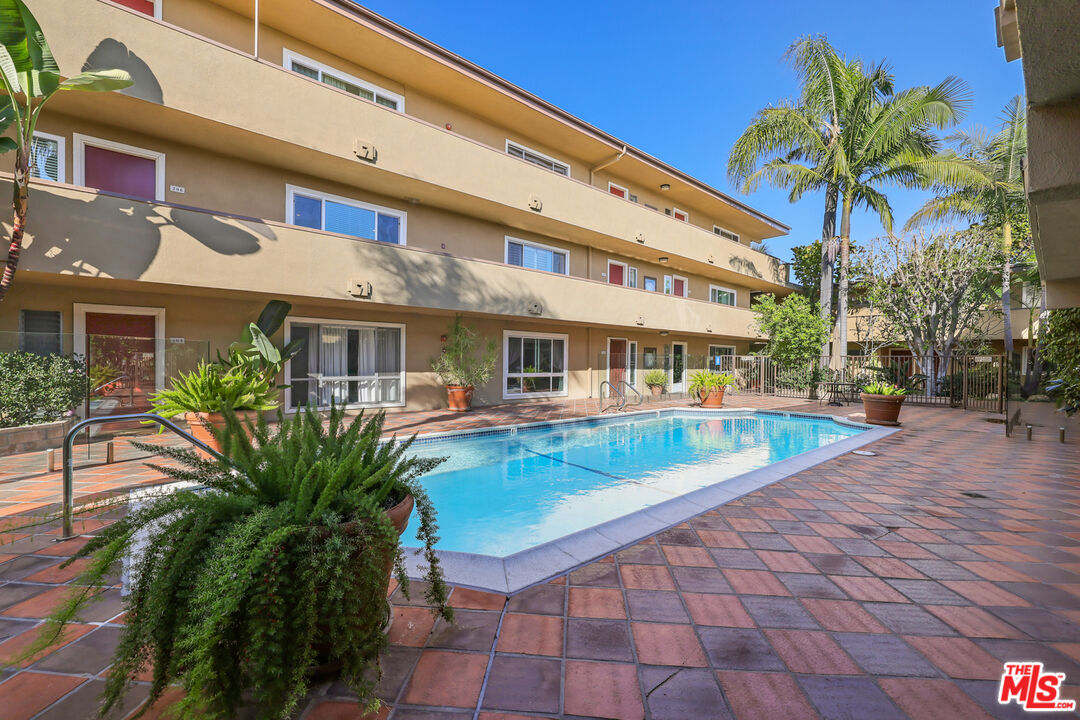 970 Palm Ave Unit: 215